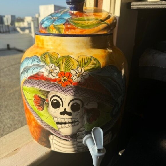 Majolica Pottery - Picture 6 of 8